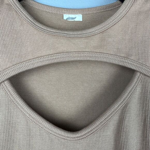 Fabletics Ladies Finely Cutout Seamless Ribbed Bodysuit Desert Tan Size Medium - Picture 6 of 7
